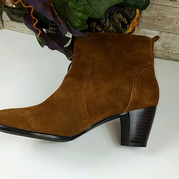 Sam and Libby, Tan suede booties, size 10. - Picture 2 of 6